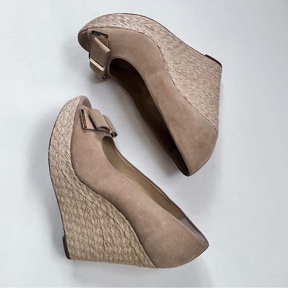 Michael Kors Wedge Sandals Tan Suede Meg Bow Peep Toe Espadrilles Size 9 - Picture 8 of 10